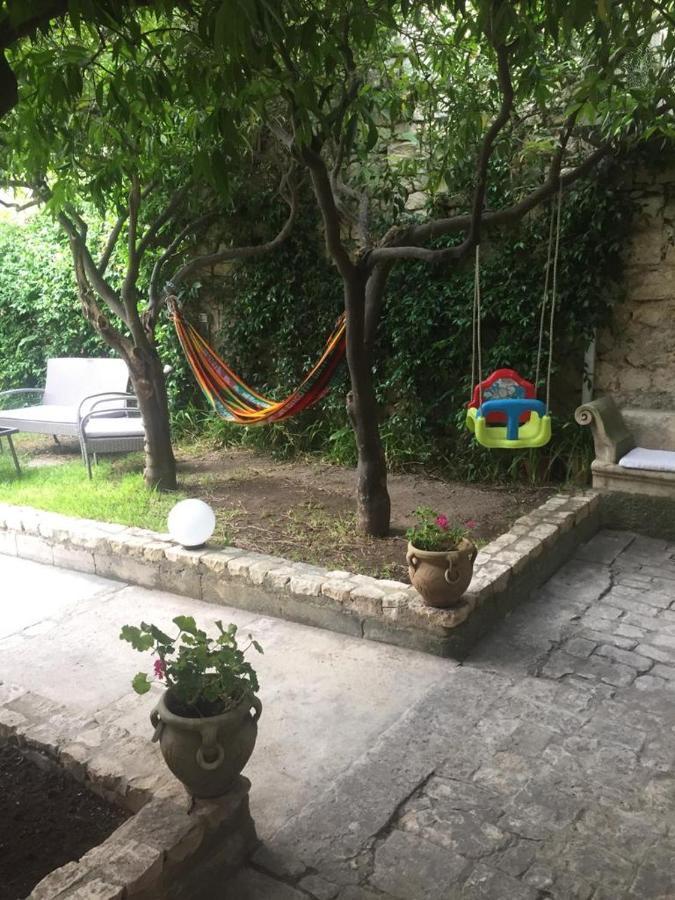 House Garden Modica Apartment Bagian luar foto